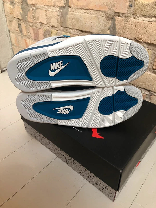 Nike Air Jordan 4 Retro “military blue”